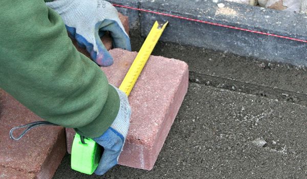 Rakenna toimiva piha pihakivillä