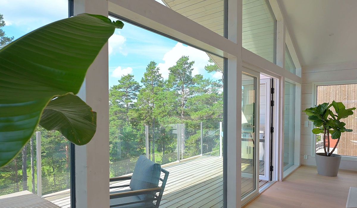 Ikkunoiden turvallisuus ja käyttömukavuus voidaan nostaa lasivalinnoilla uudelle tasolle