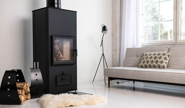 Vältä virheet takan sytytyksessä – näillä ohjeilla onnistut