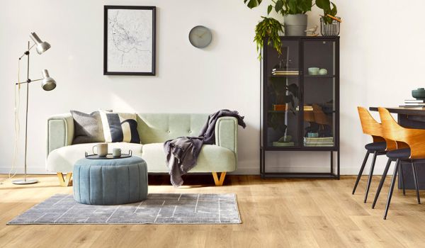 Mikä on paras lattiamateriaali - vinyylilankku, laminaatti vai vinyylikorkki? 