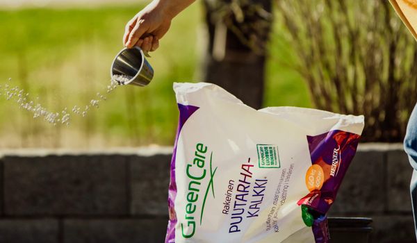 Puutarhakalkin levittäminen - Kalkitse puutarha kerran vuodessa